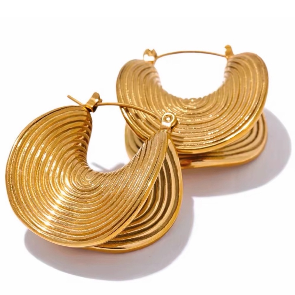 🌸MOTHERS DAY SPECIAL 🌸PVD Gold Plated Stainless Steel Asymmetrical Hoop Earrings